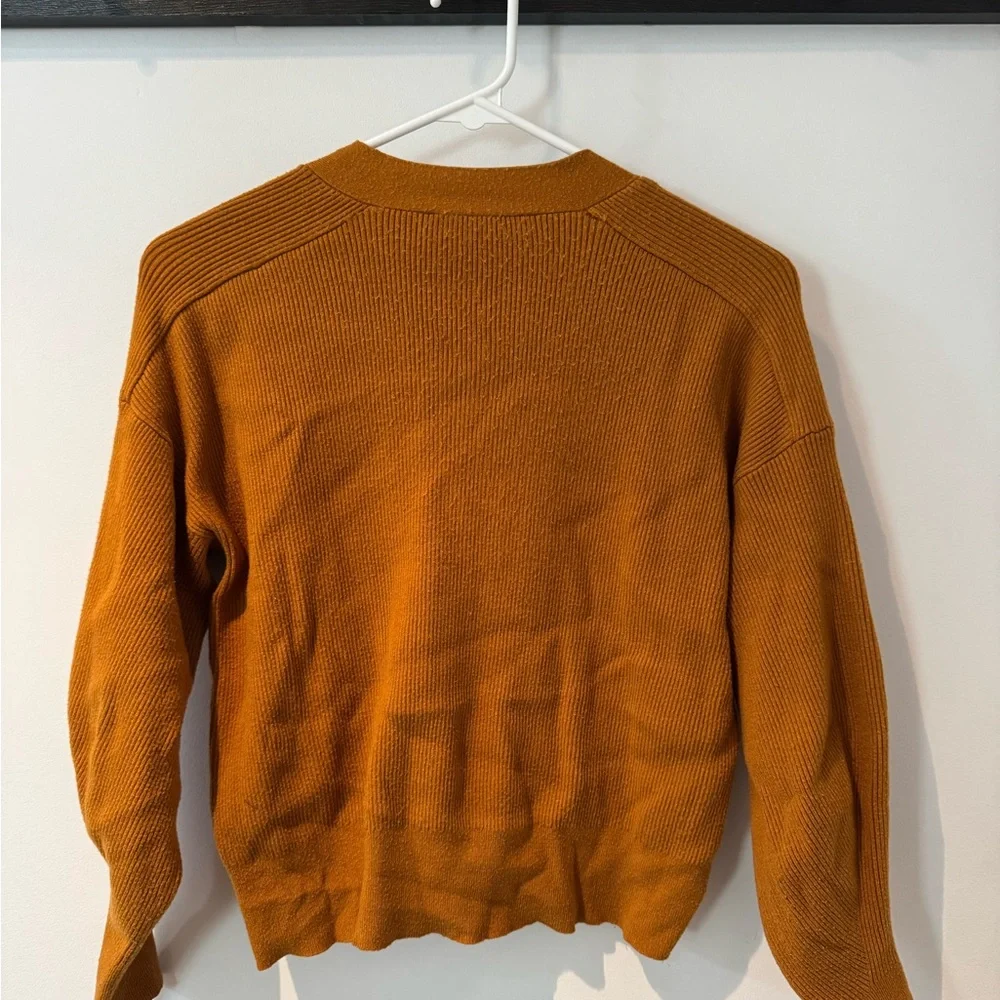 Zara Women's V-Neck Mustard Sweater - Picture 3 of 4